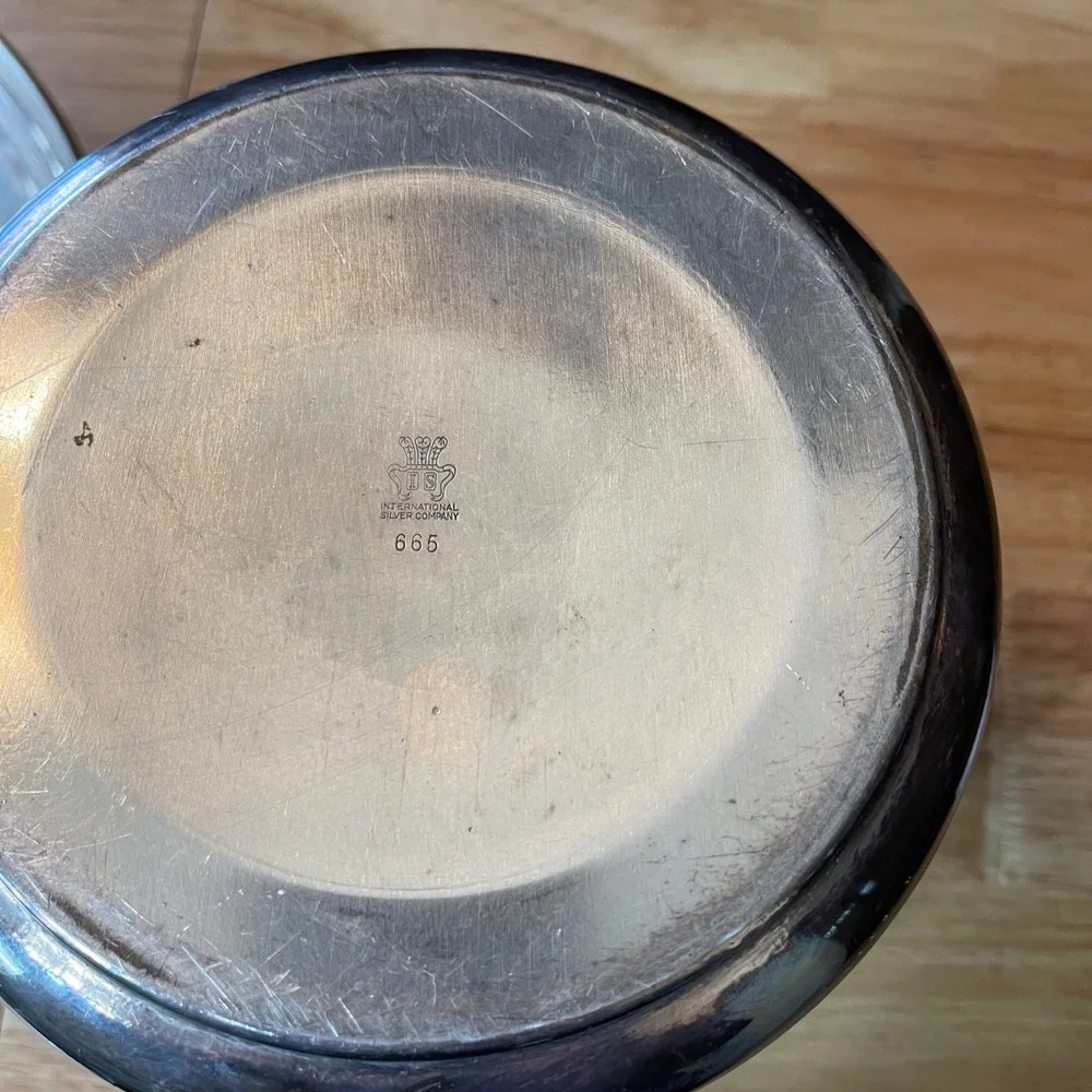 Vintage International Silver Company Ice Bucket‎ With Lid Silverplate Handles